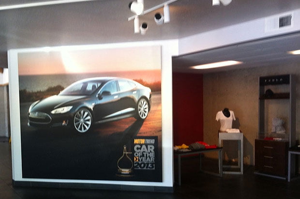 Модель Tesla S признана самым безопасным автомобилем в 2013 году в Америке
