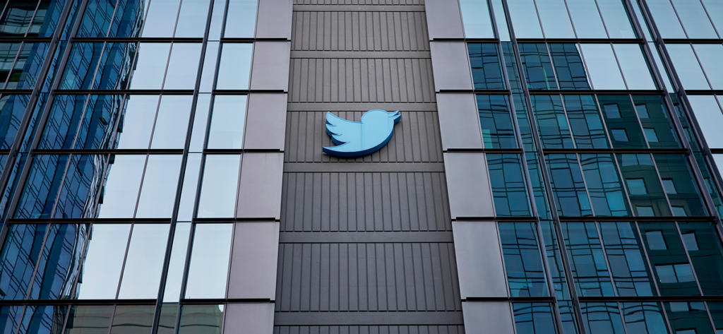 Акции Twitter упали на 11% после квартального отчета